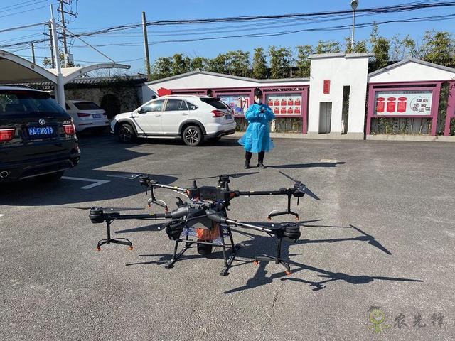 農(nóng)業(yè)無(wú)人機(jī)變身“運(yùn)輸機(jī)”，上海奉賢用無(wú)人機(jī)服務(wù)隔離人員