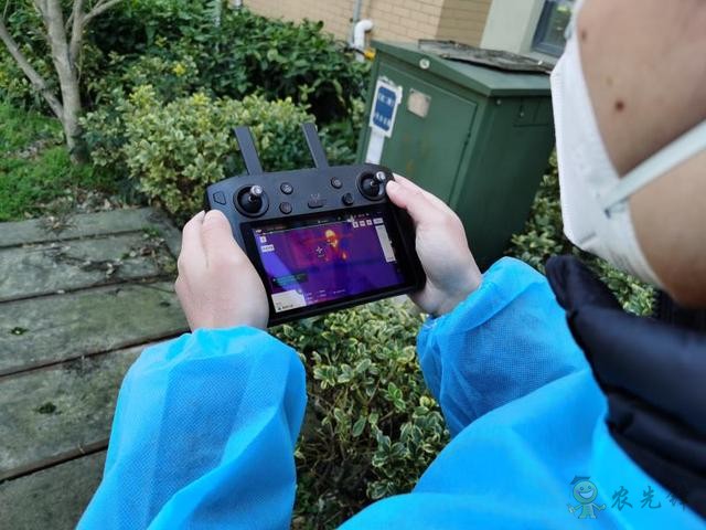 農(nóng)業(yè)無(wú)人機(jī)變身“運(yùn)輸機(jī)”，上海奉賢用無(wú)人機(jī)服務(wù)隔離人員