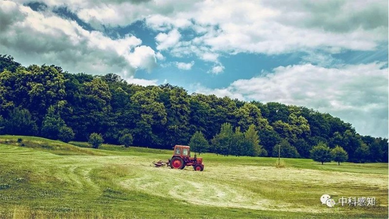 《要發(fā)揮好社會資本投資農(nóng)業(yè)農(nóng)村的作用》鼓勵推進(jìn)社會農(nóng)業(yè)