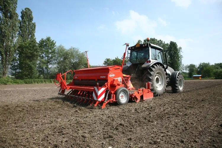 國(guó)社媒體刊文：國(guó)產(chǎn)農(nóng)機(jī)多而不精，為何“不好用”“老是壞”？