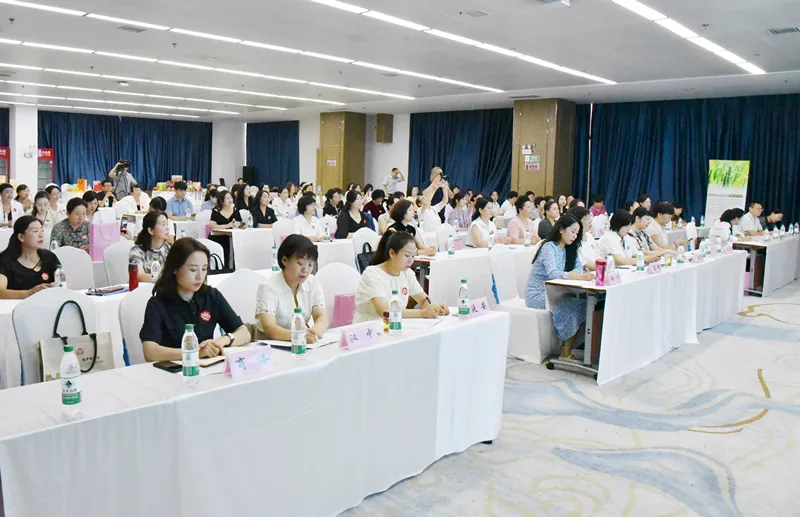 陜西省巾幗新農(nóng)人協(xié)會在楊凌成立